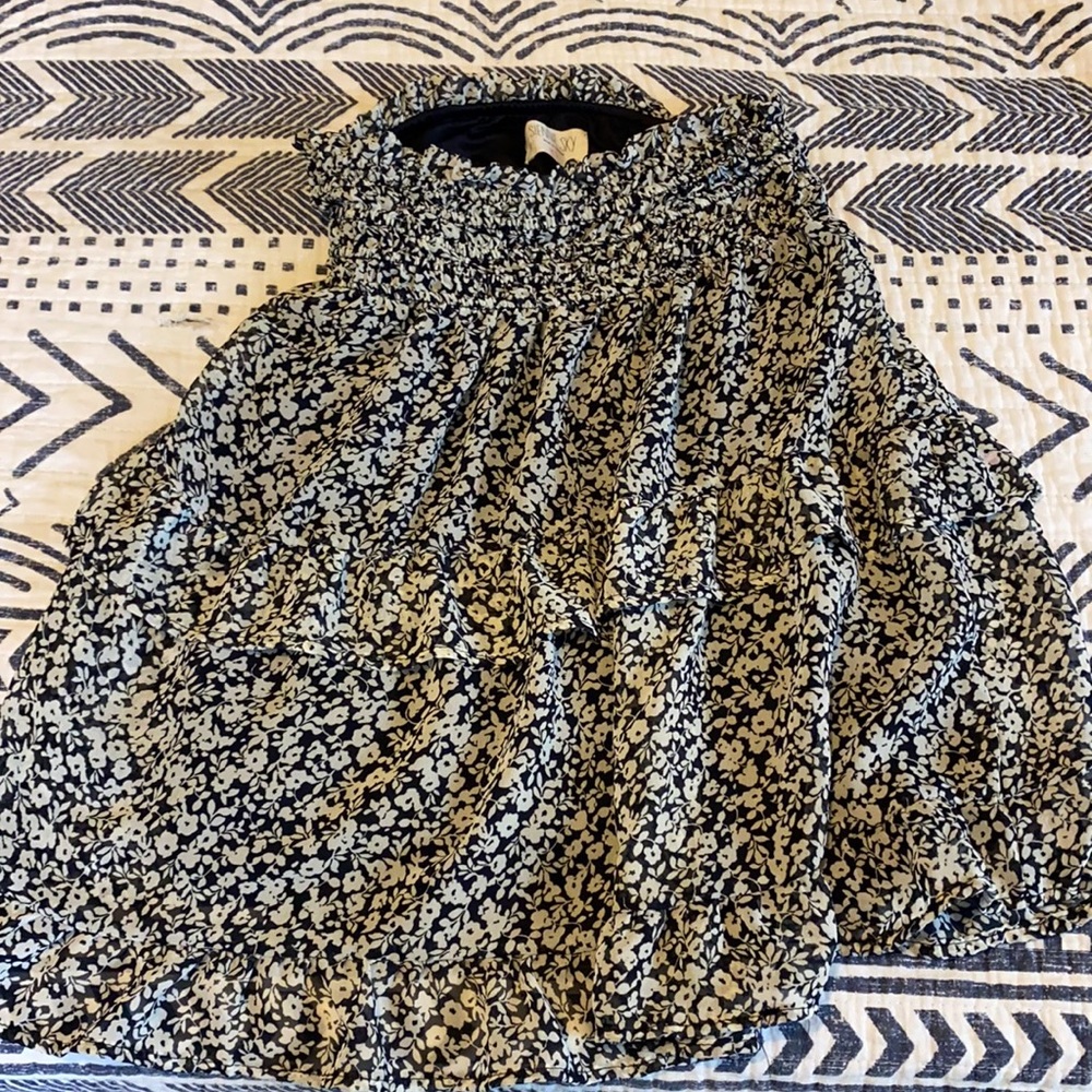 Xs black with flowers skirt